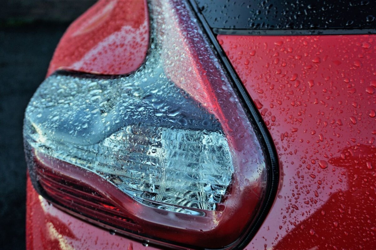 Автомобиль крупным планом