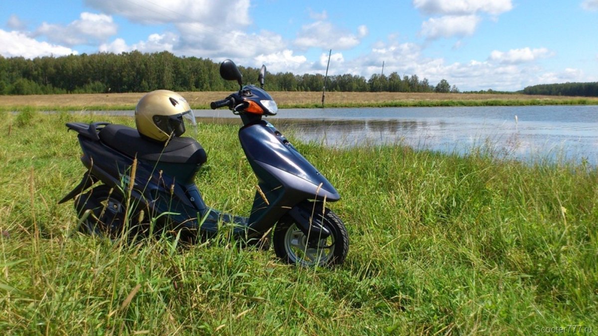 Скутер на природе