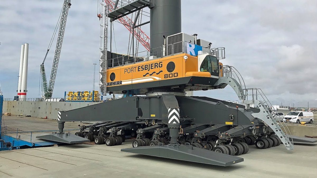 Liebherr LHM 800