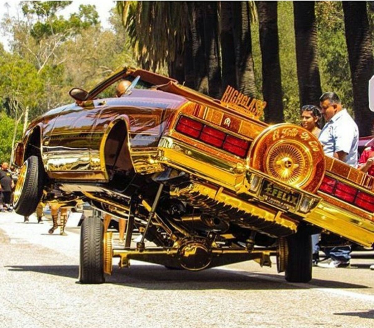 Лоурайдер на дыбах