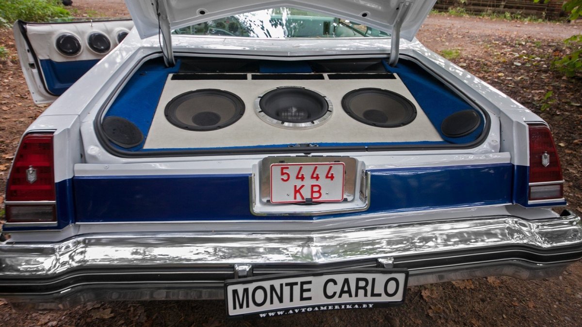 Chevy Monte Carlo 1975