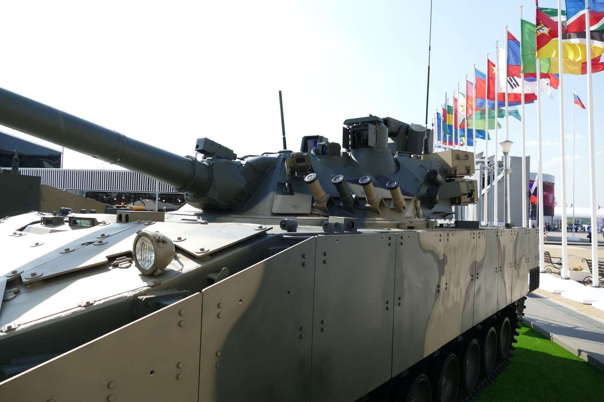 Автомобиль танк