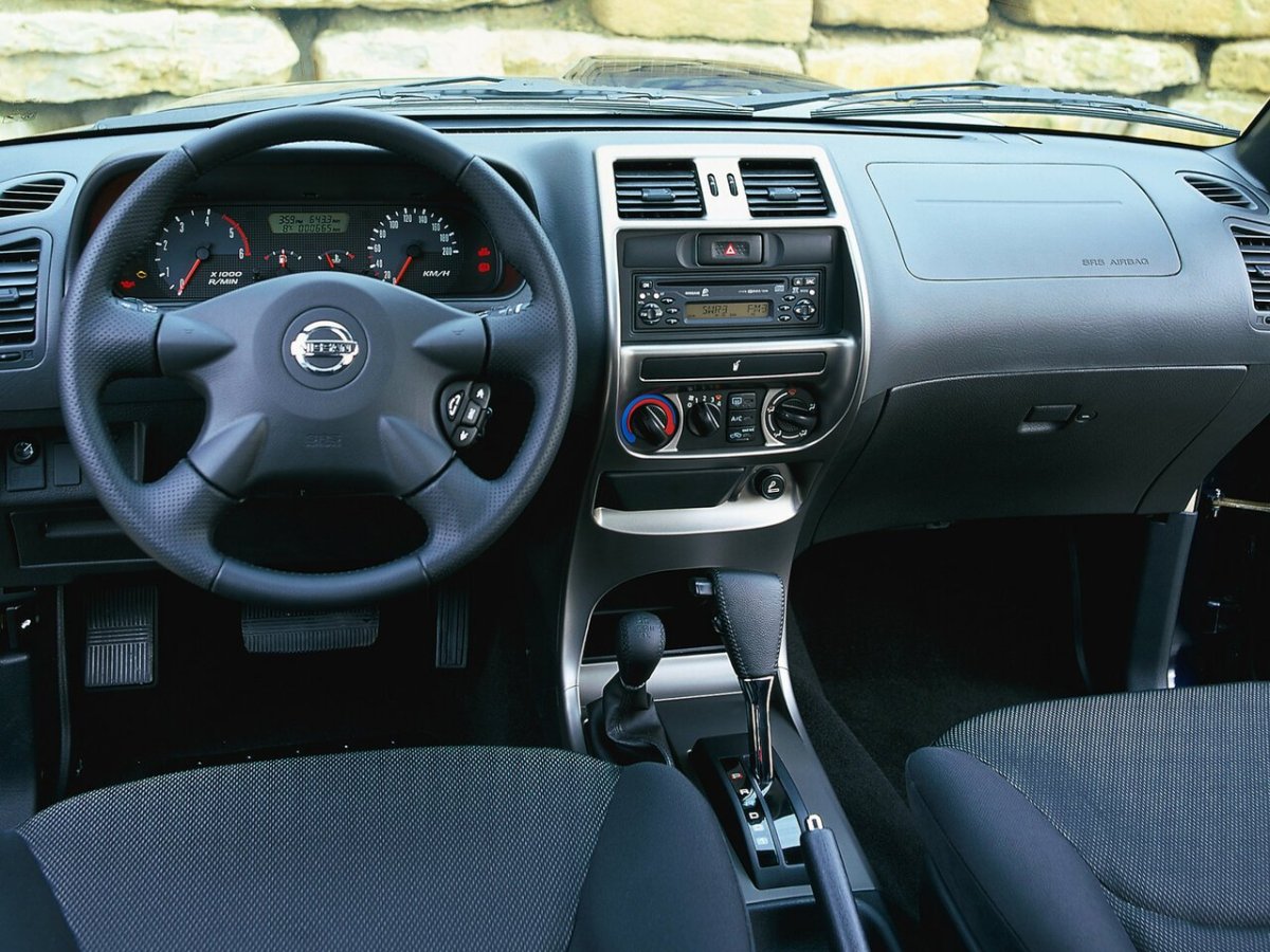 Nissan Terrano 2 салон