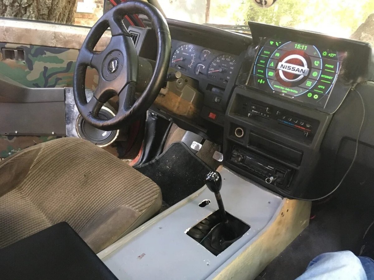 Nissan Terrano 1 салон