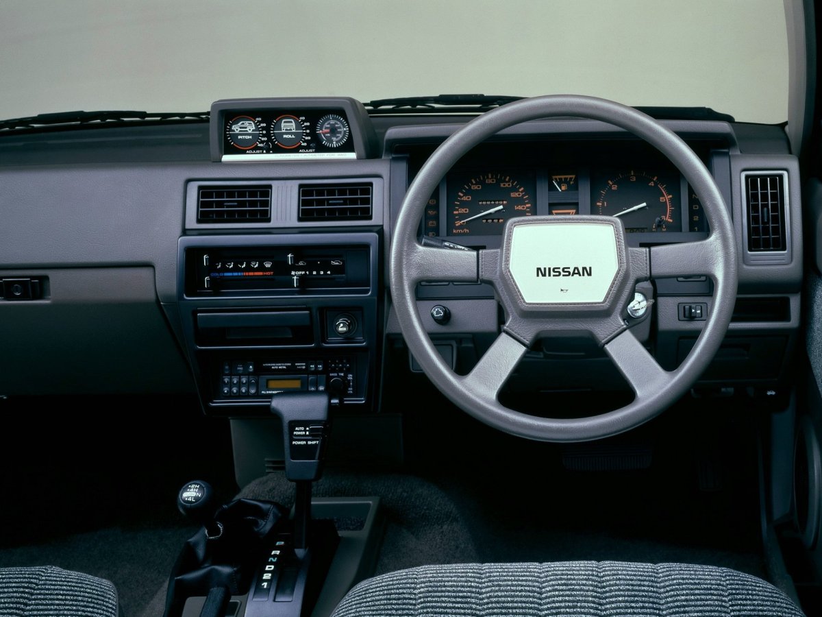 Ниссан Террано 1 поколения салон