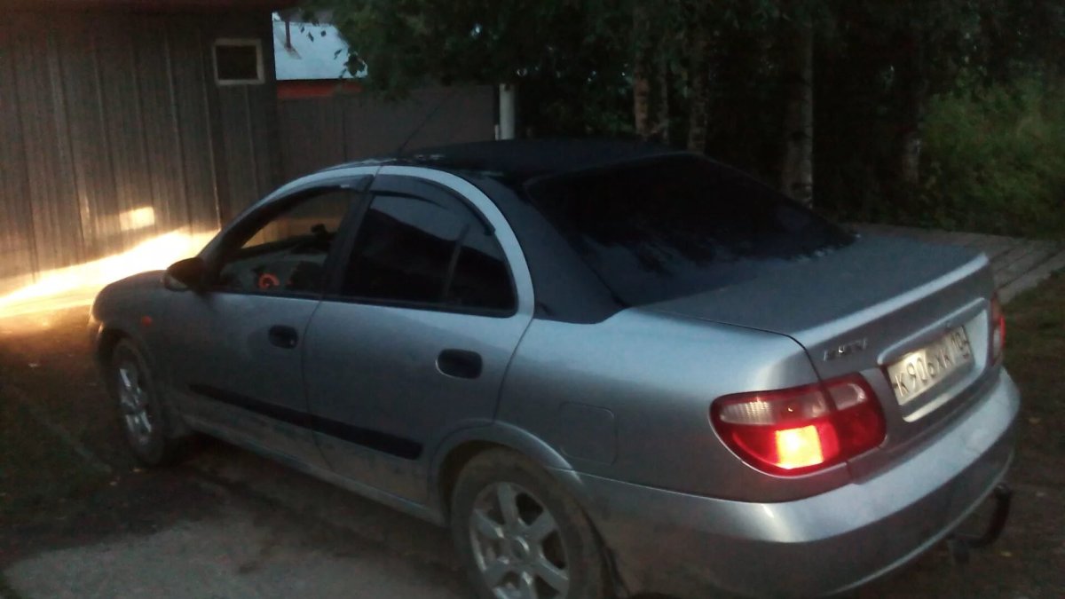 Черная крыша Ниссан Альмера н16