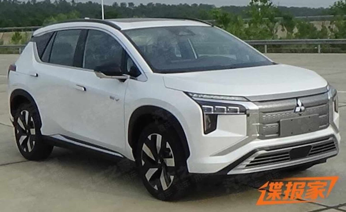 Электромобиль Мицубиси кроссовер