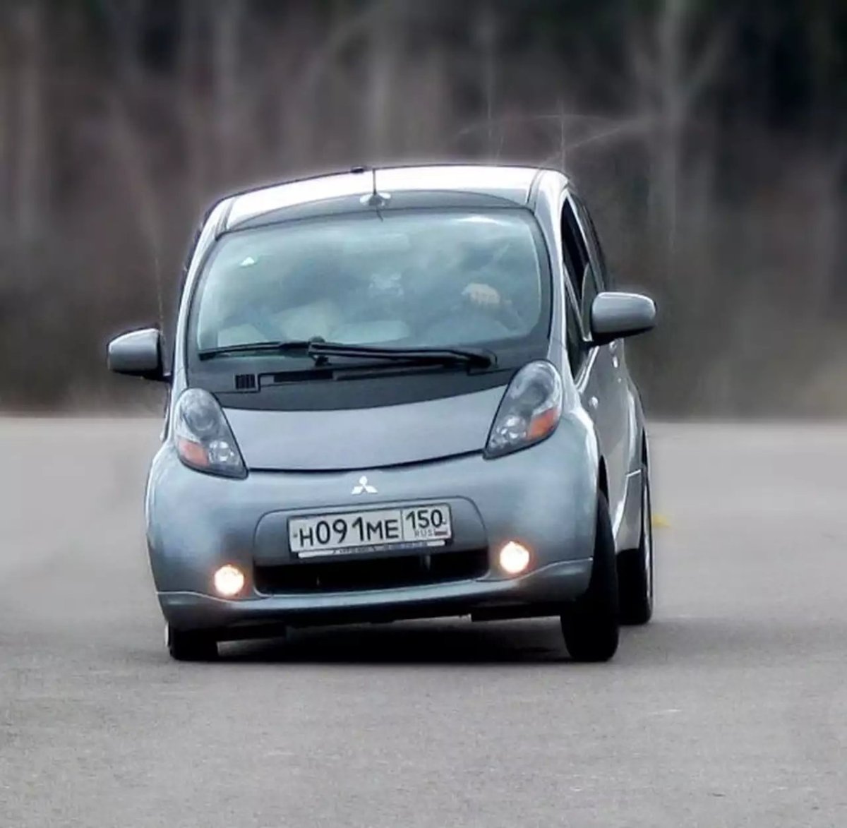 Электрокар Митсубиси 2006