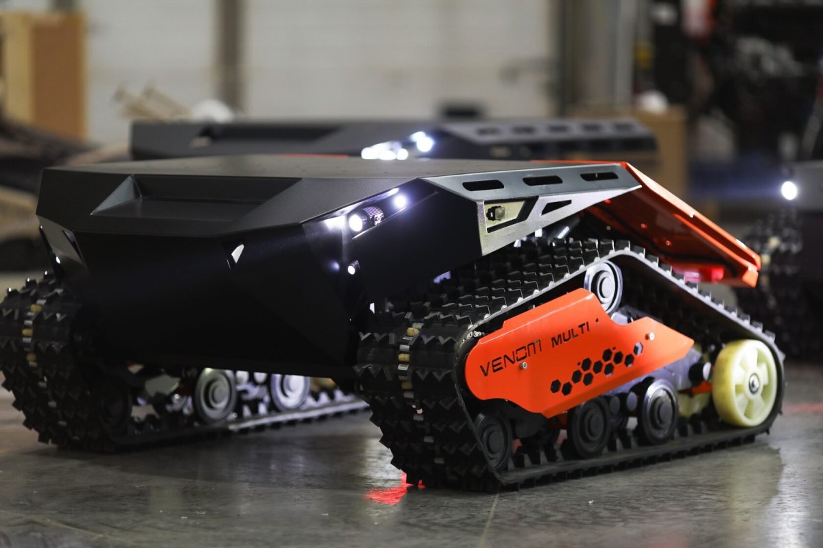 Радиоуправляемая гусеничная платформа