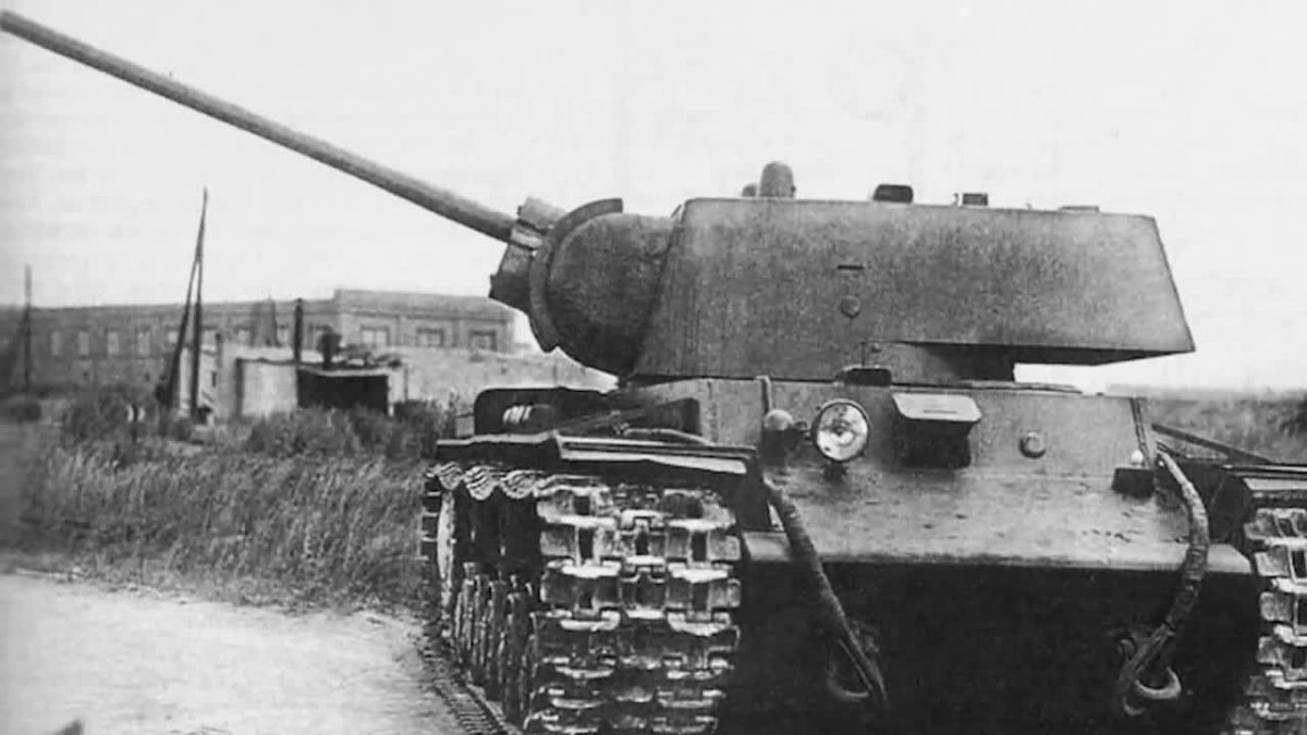 Советский танк кв-1