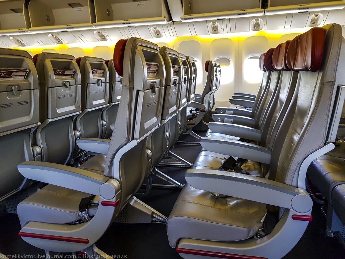 Самолёт Боинг 777-300 Норд Винд