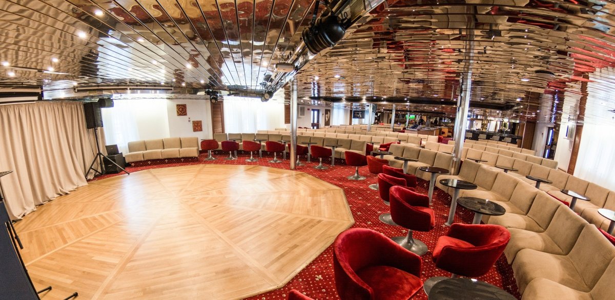 Теплоход князь Владимир внутри