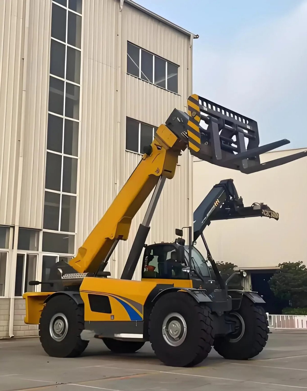 Телескопический погрузчик XCMG xc6-3007k