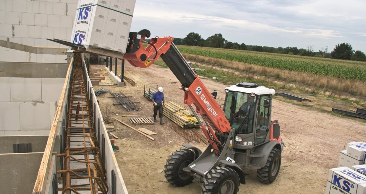 Фронтальный телескопический погрузчик
