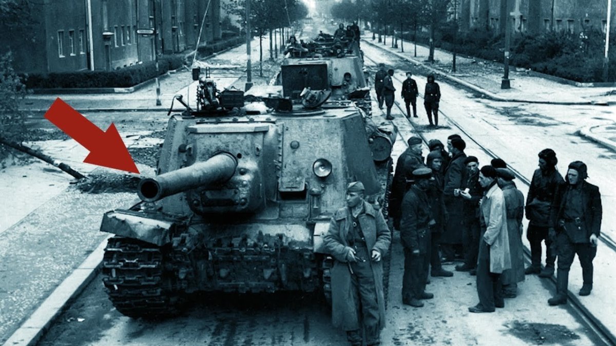 ИСУ-152 В Берлине