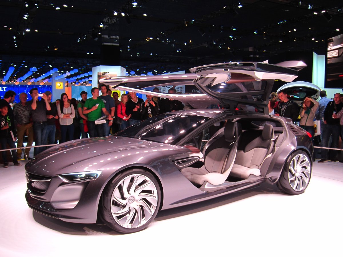 Опель Монза 2020 CLS седан