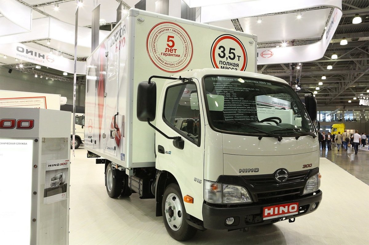 Тойота Хино 300