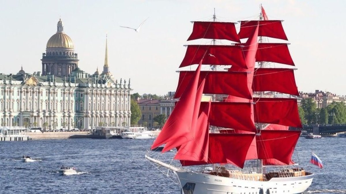 Бриг Алые паруса в Санкт-Петербурге
