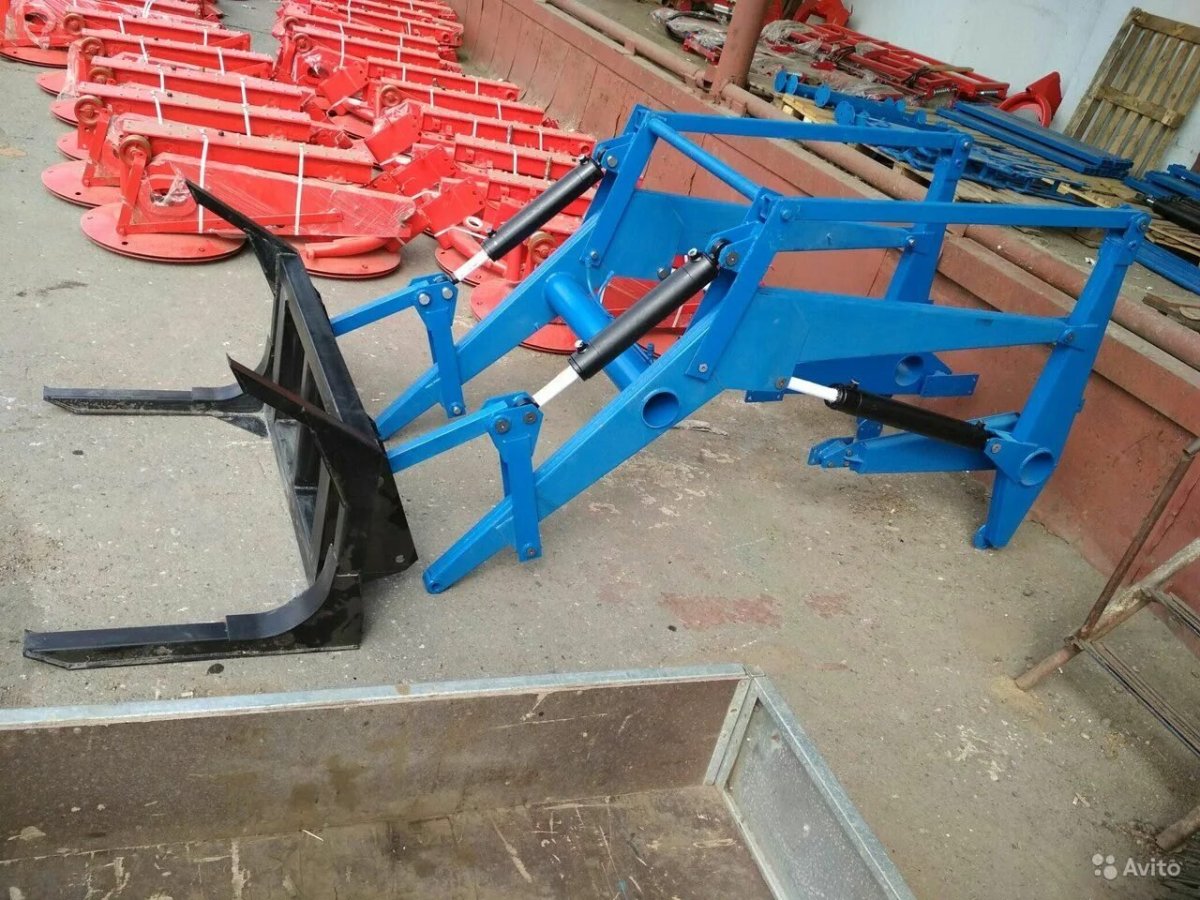 Погрузчик фронтальный ПКУ-0.8 (кун)