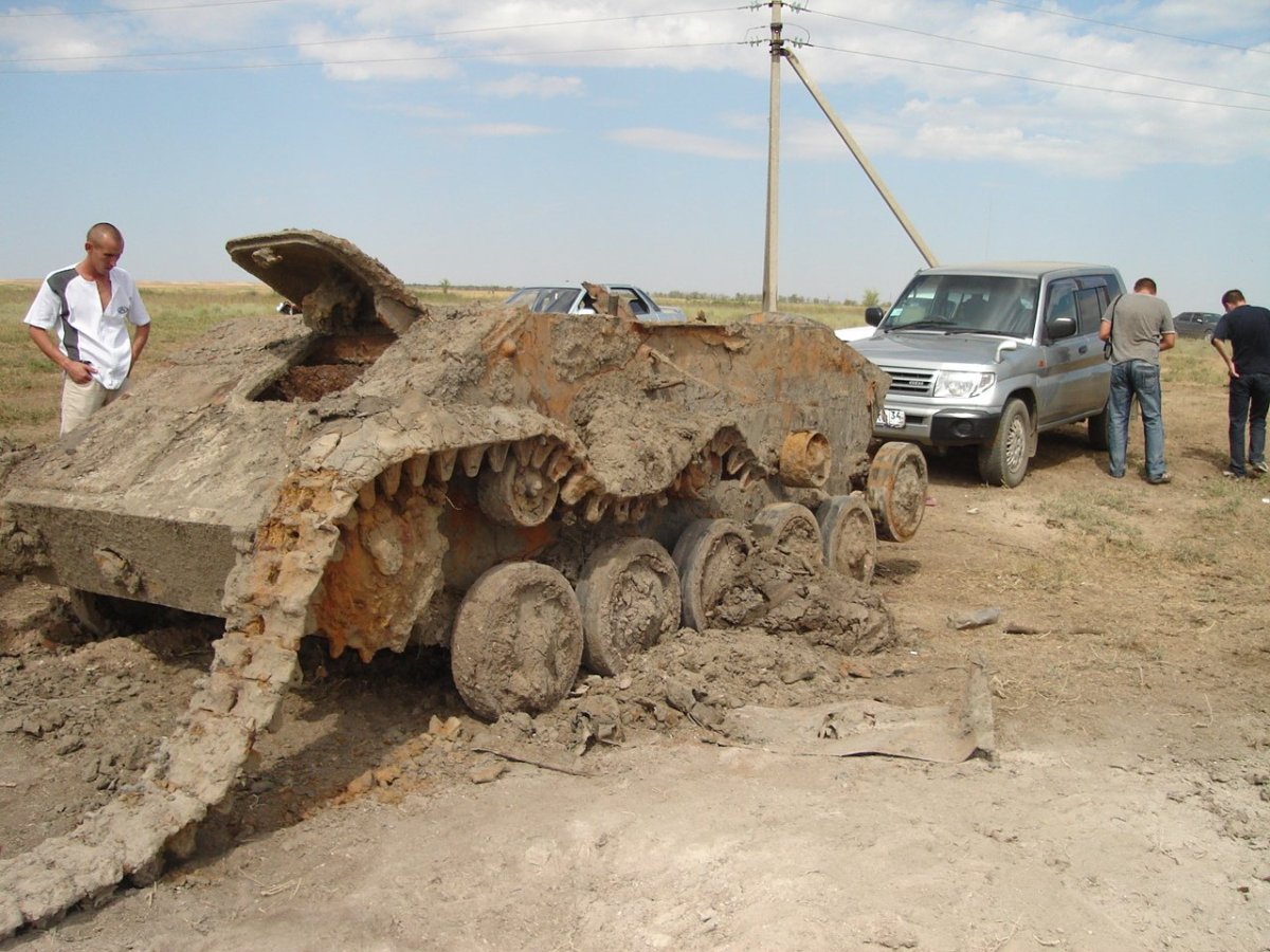 Раскопки военной техники