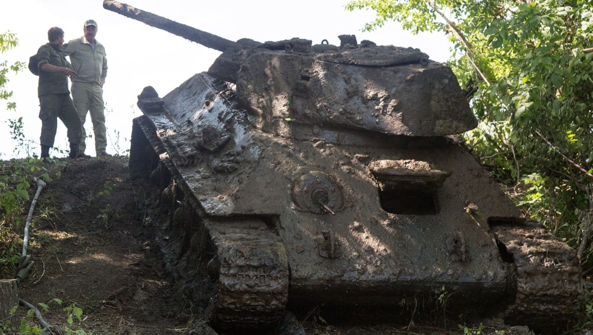 Танк т 34 поднят со дна реки Дон в парке Патриот