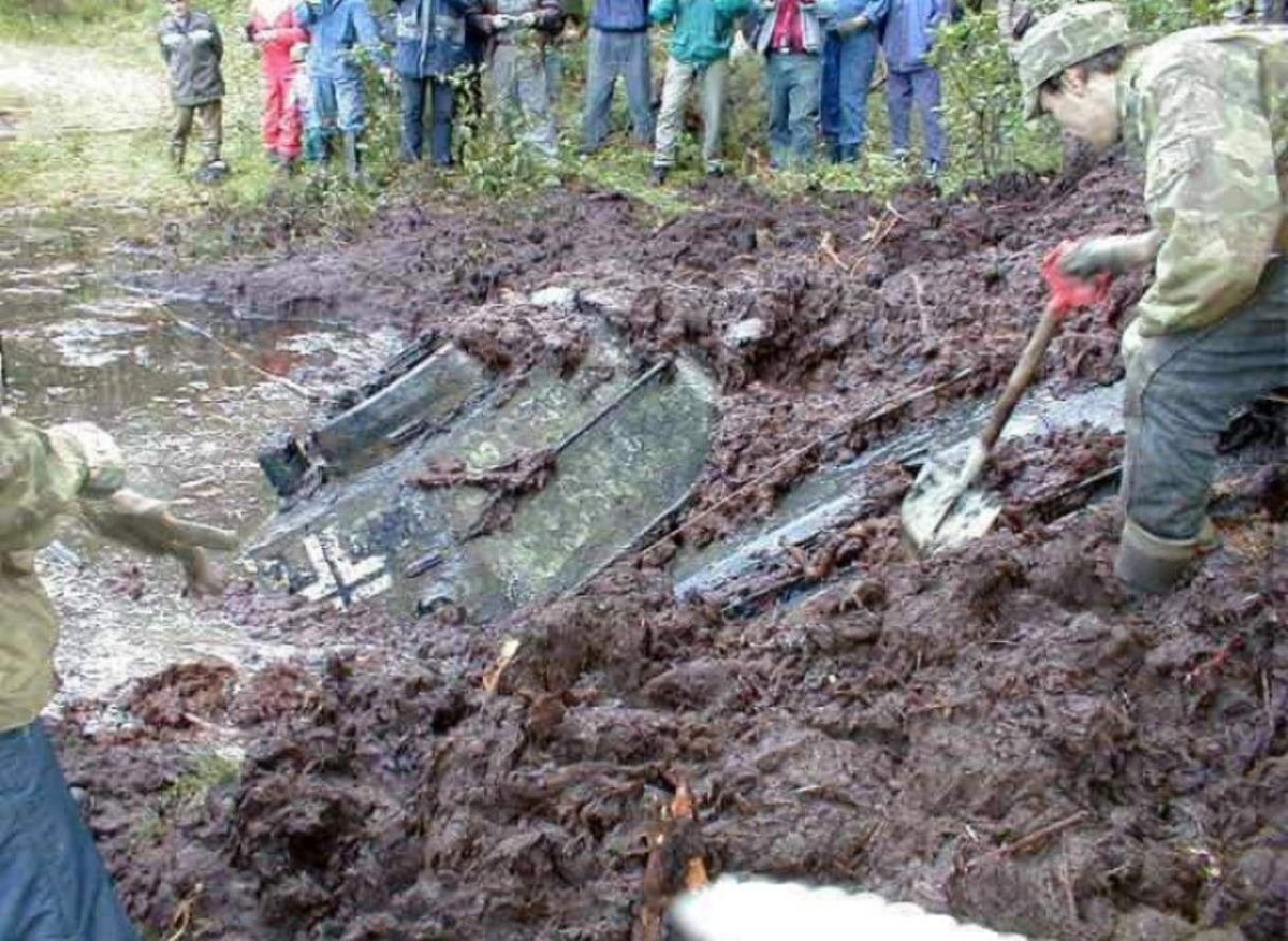 Трофейный танк т-34 из болота