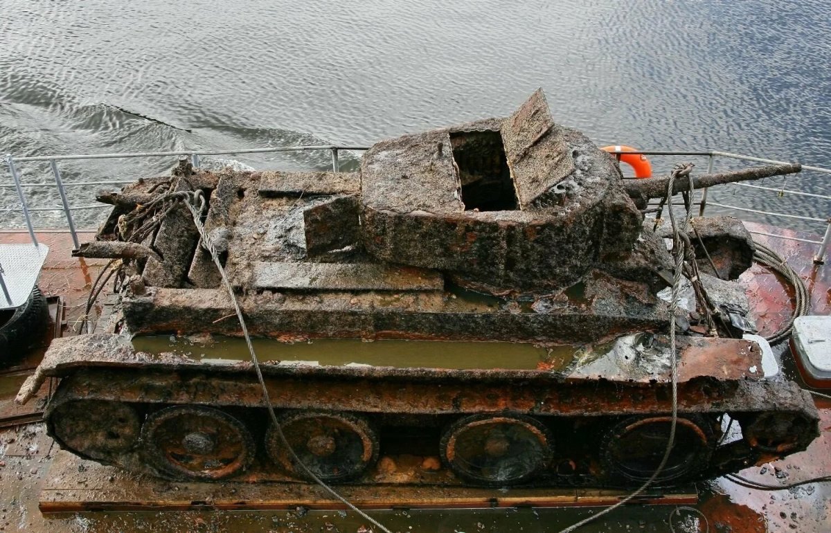 Танк со дна Невы БТ-5