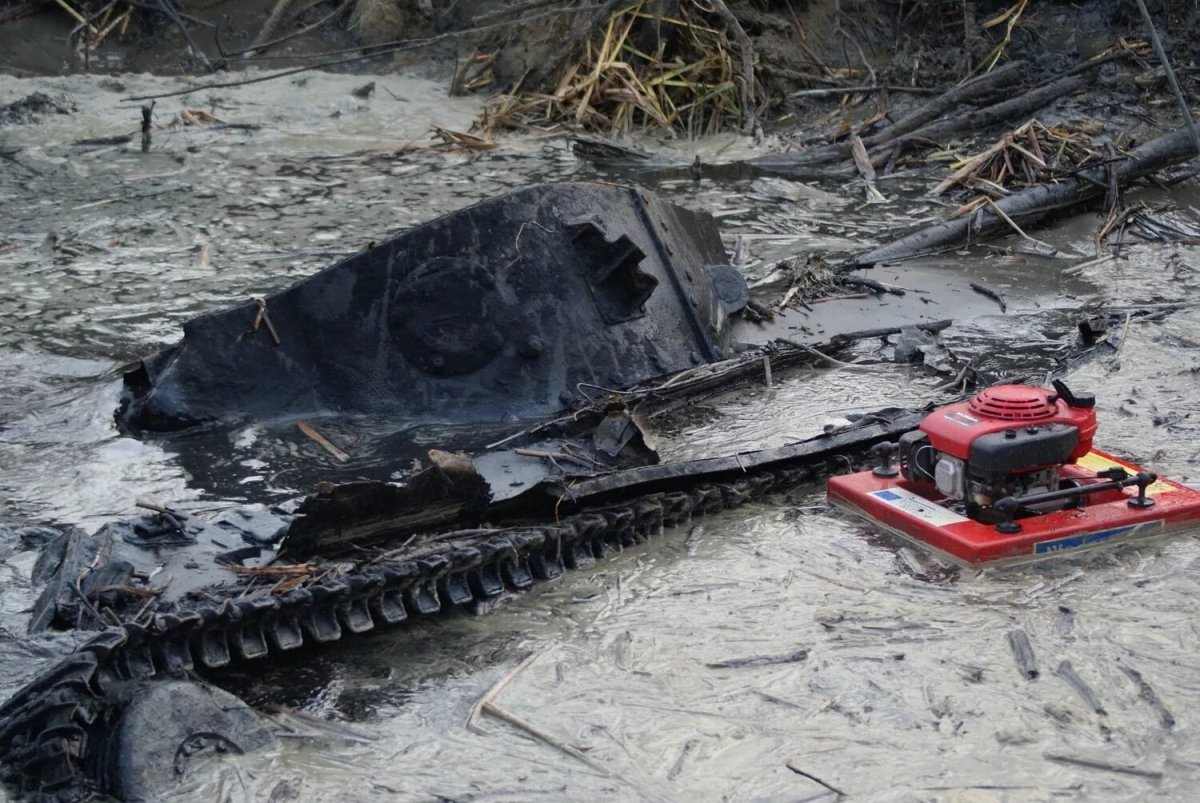 Танк в болоте