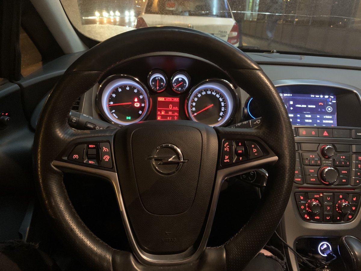 Руль Opel Astra GTC