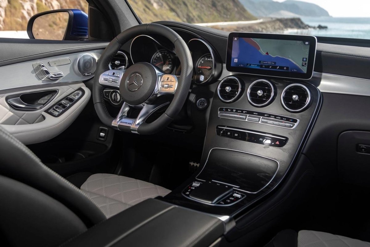 Мерседес GLC 2020 купе салон