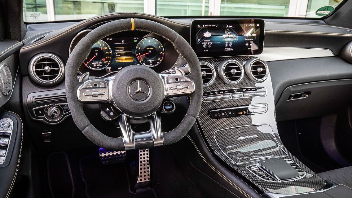 Мерседес-Бенц АМГ 63 салон