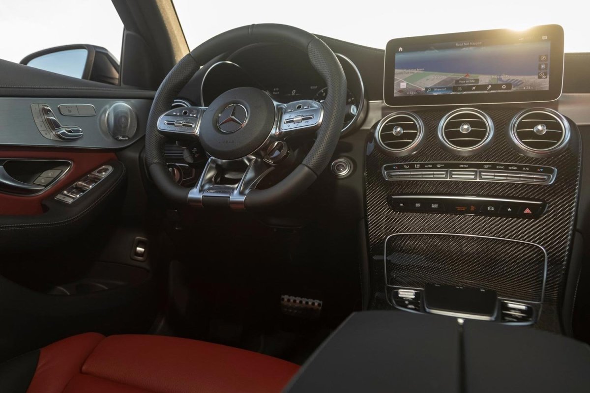 GLC 43 AMG салон