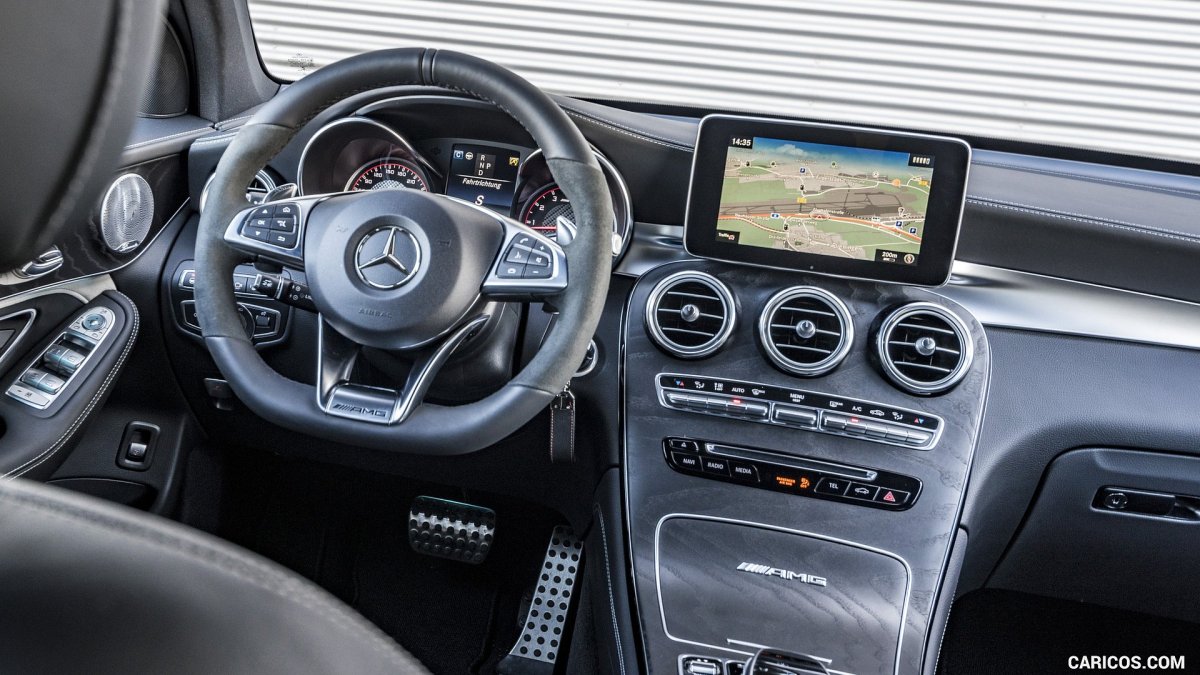 Mercedes GLA 2018 Interior