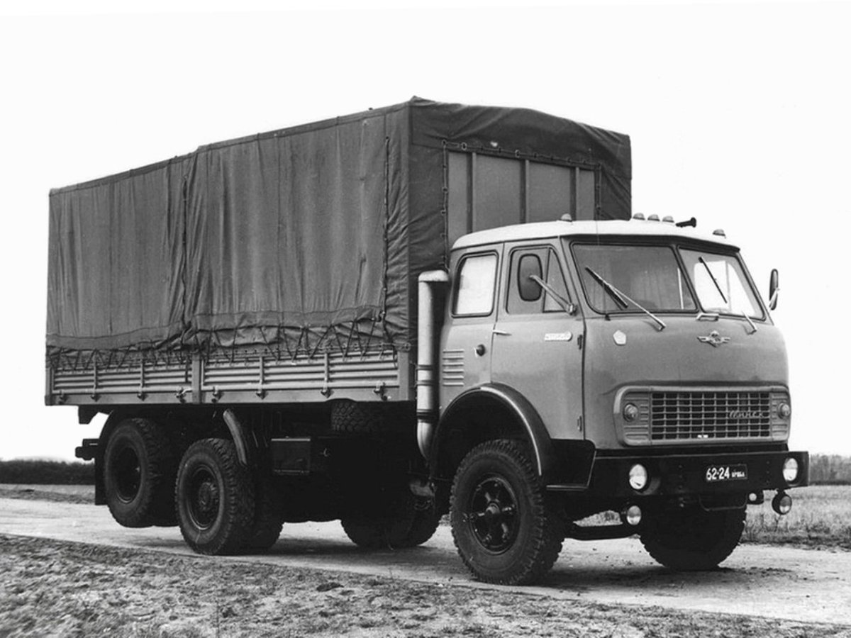 МАЗ 516 бортовой