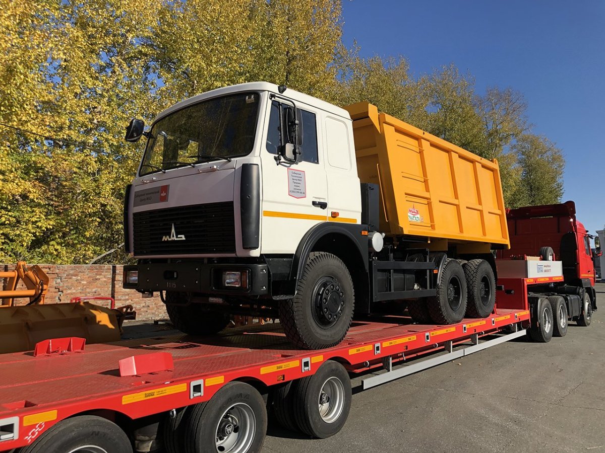 Седельный тягач МАЗ-643028-520-012