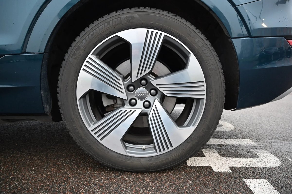 Какая резина у Ауди а 7 2022