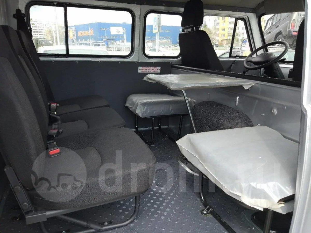 УАЗ 3909 фургон остекленный салон