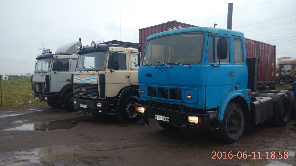 МАЗ 64229 седельный тягач