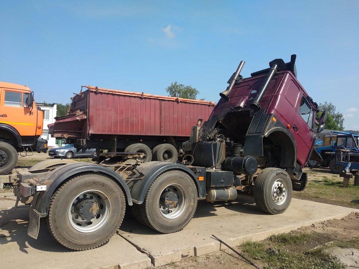 МАЗ 64229 самосвал