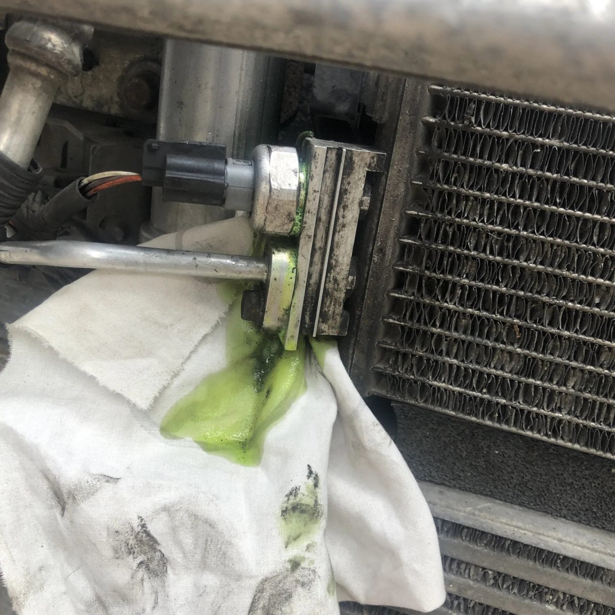 Замена датчика хладагента Рено Меган 2