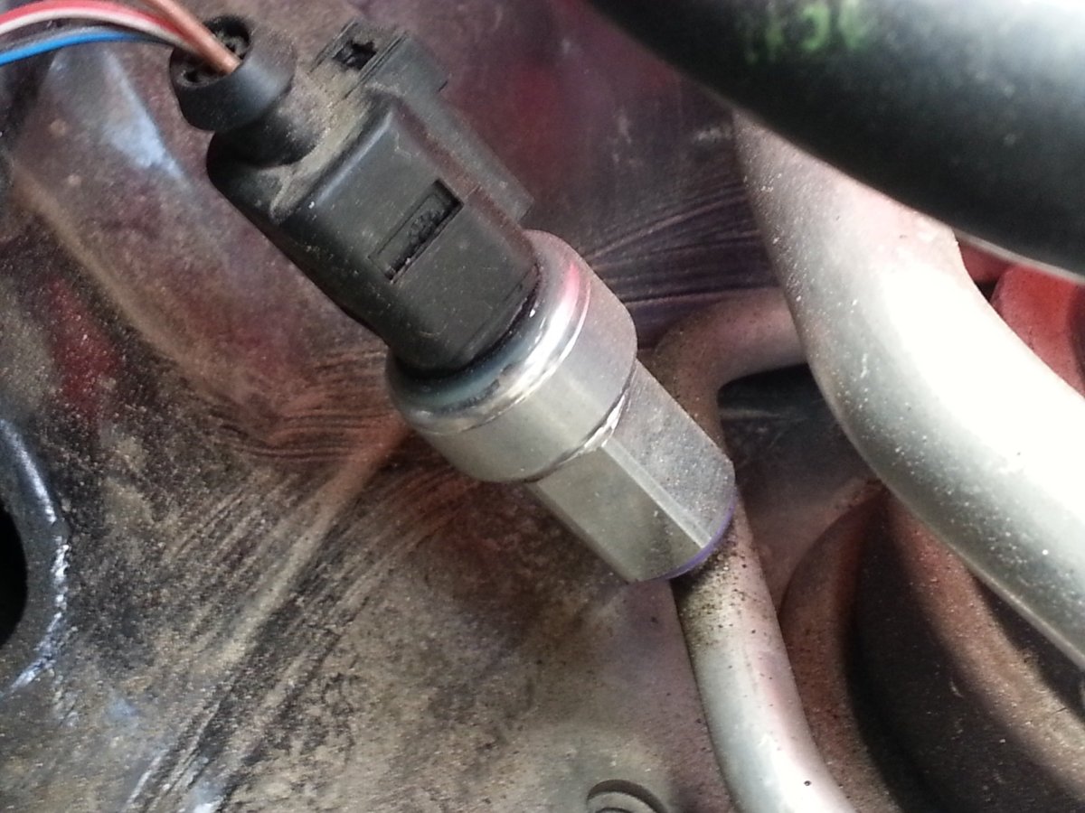 Датчик давления хладагента поло седан 2013