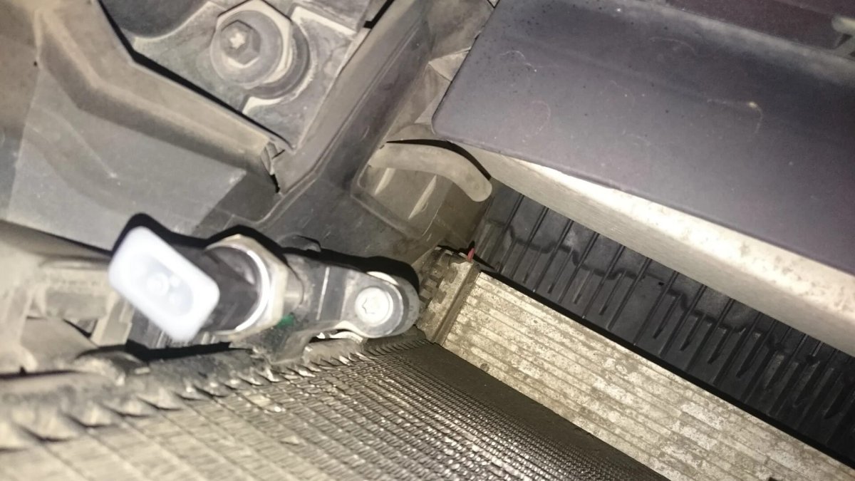 Mazda 6 2007 датчик давления кондиционера