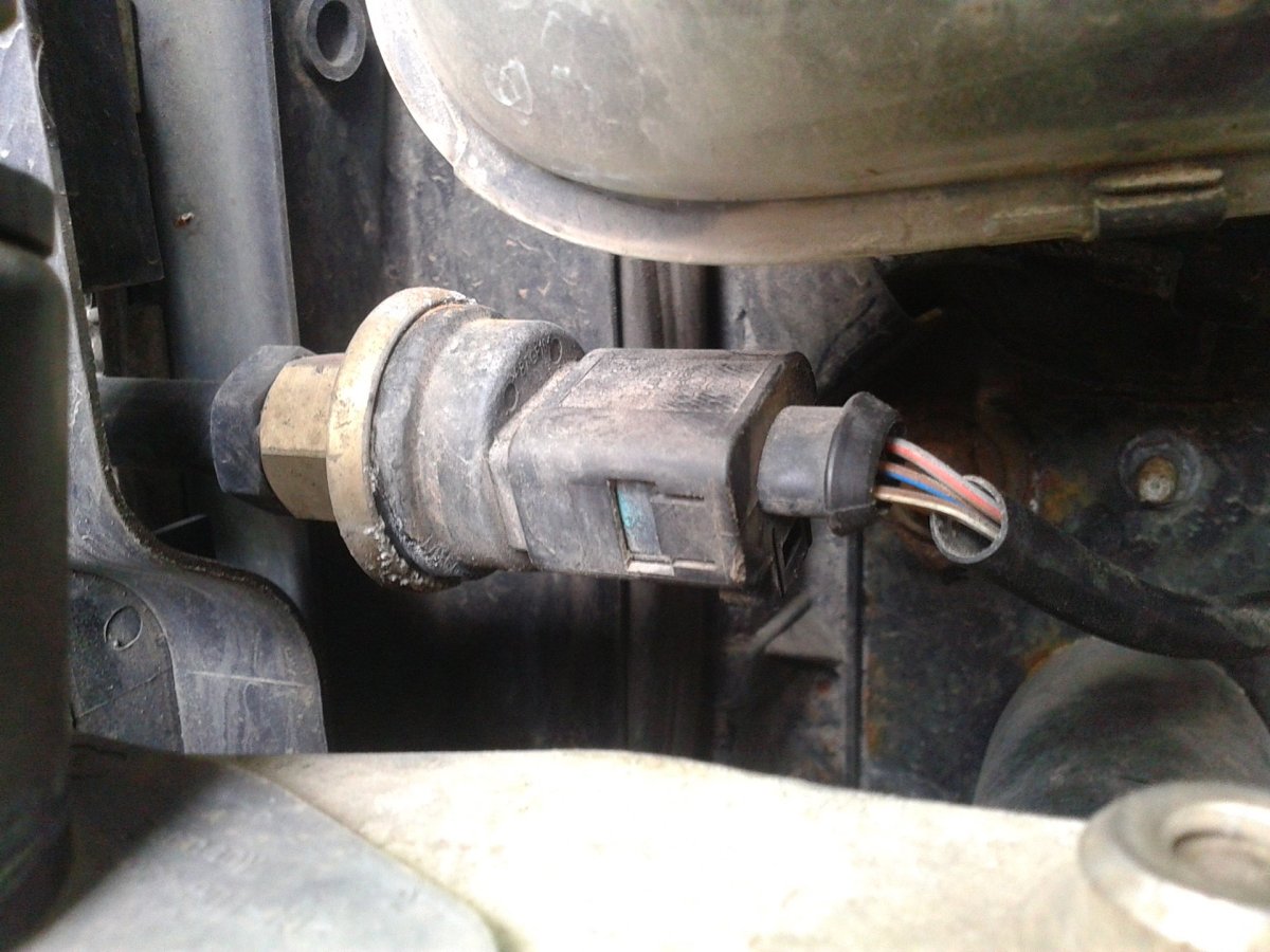 Ауди б4 датчик давления кондиционера