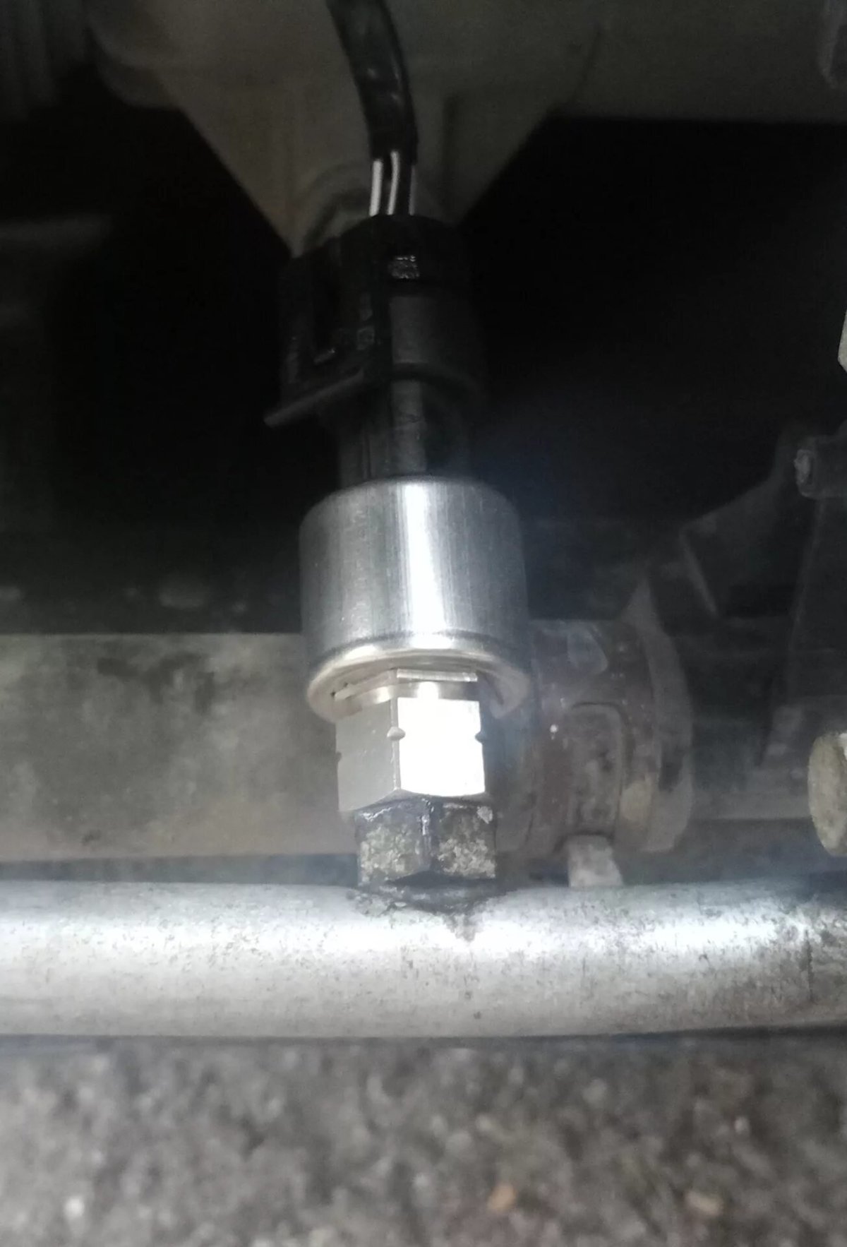 Датчик давления хладагента Рено Логан