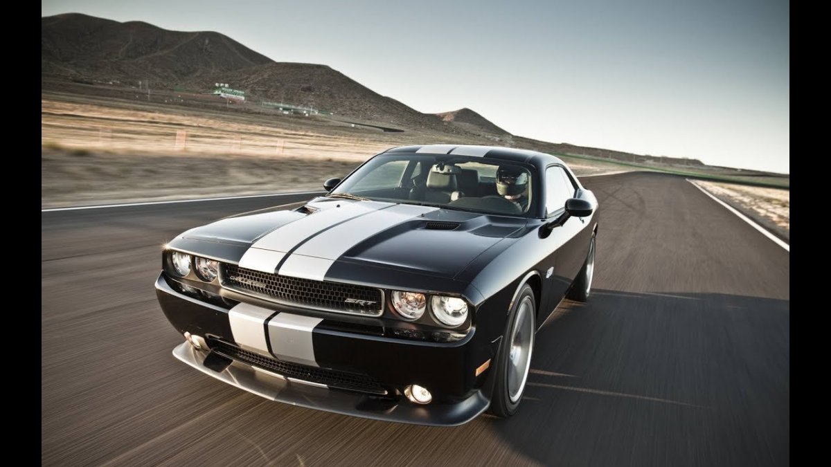 Dodge Challenger srt8 392