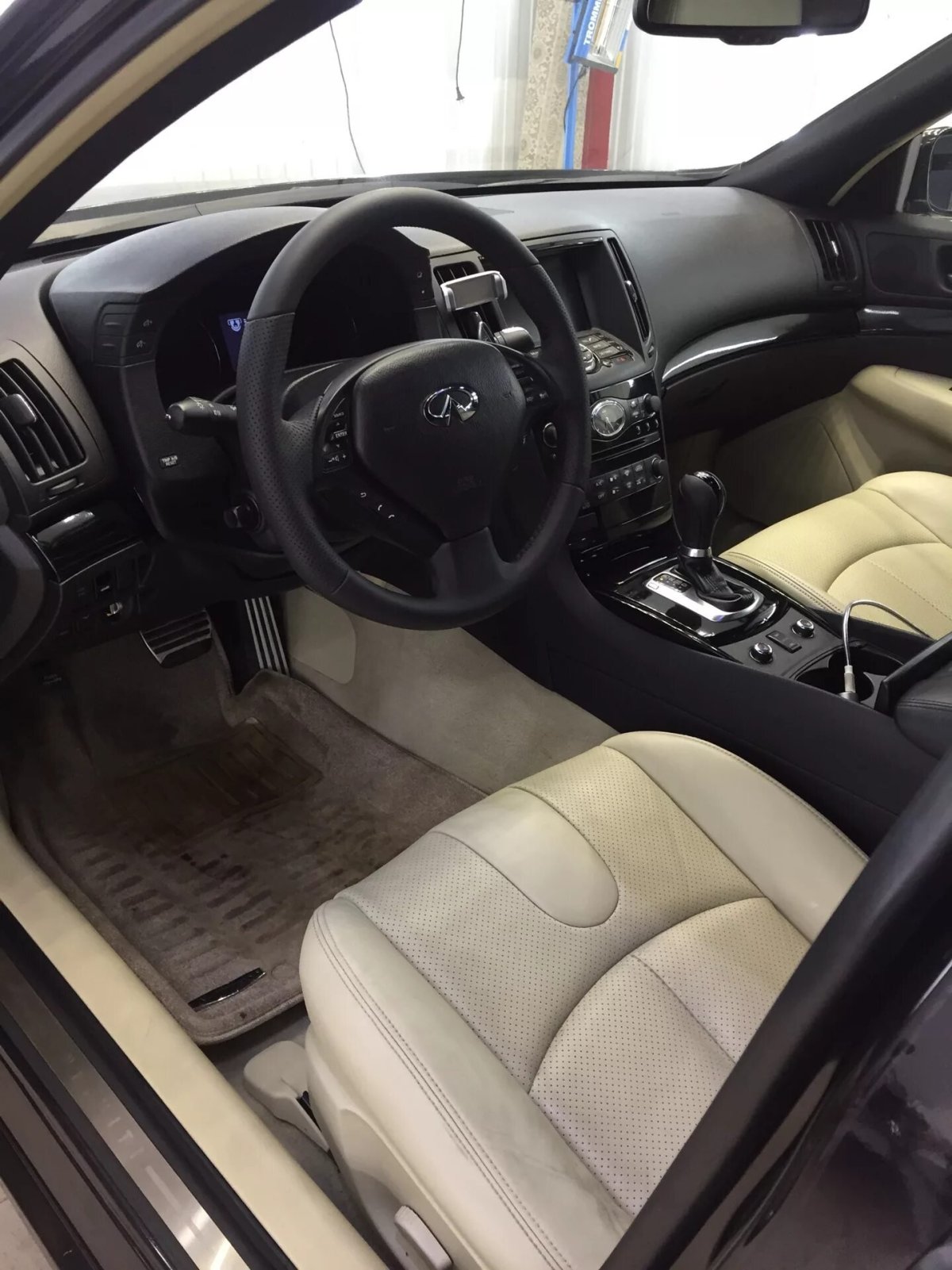 Инфинити 35 салон алюминий