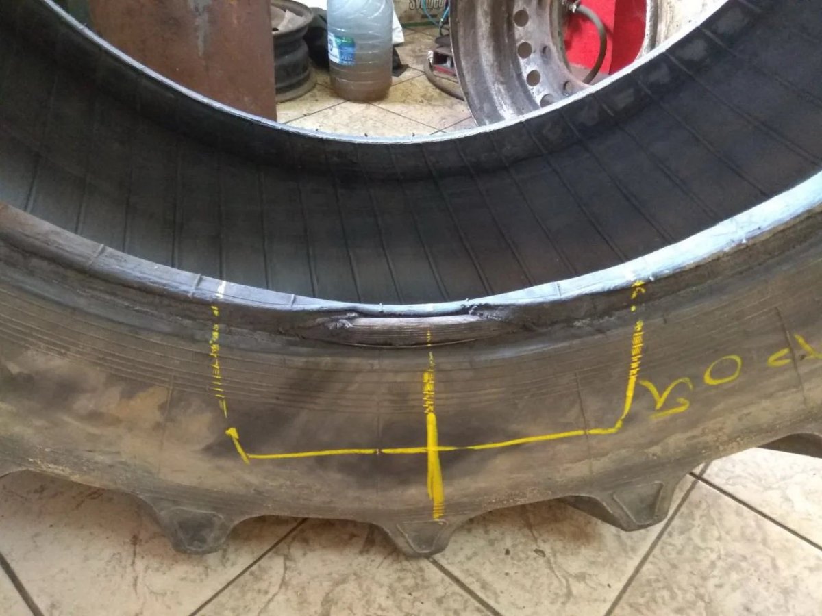 Излом бортового кольца шины