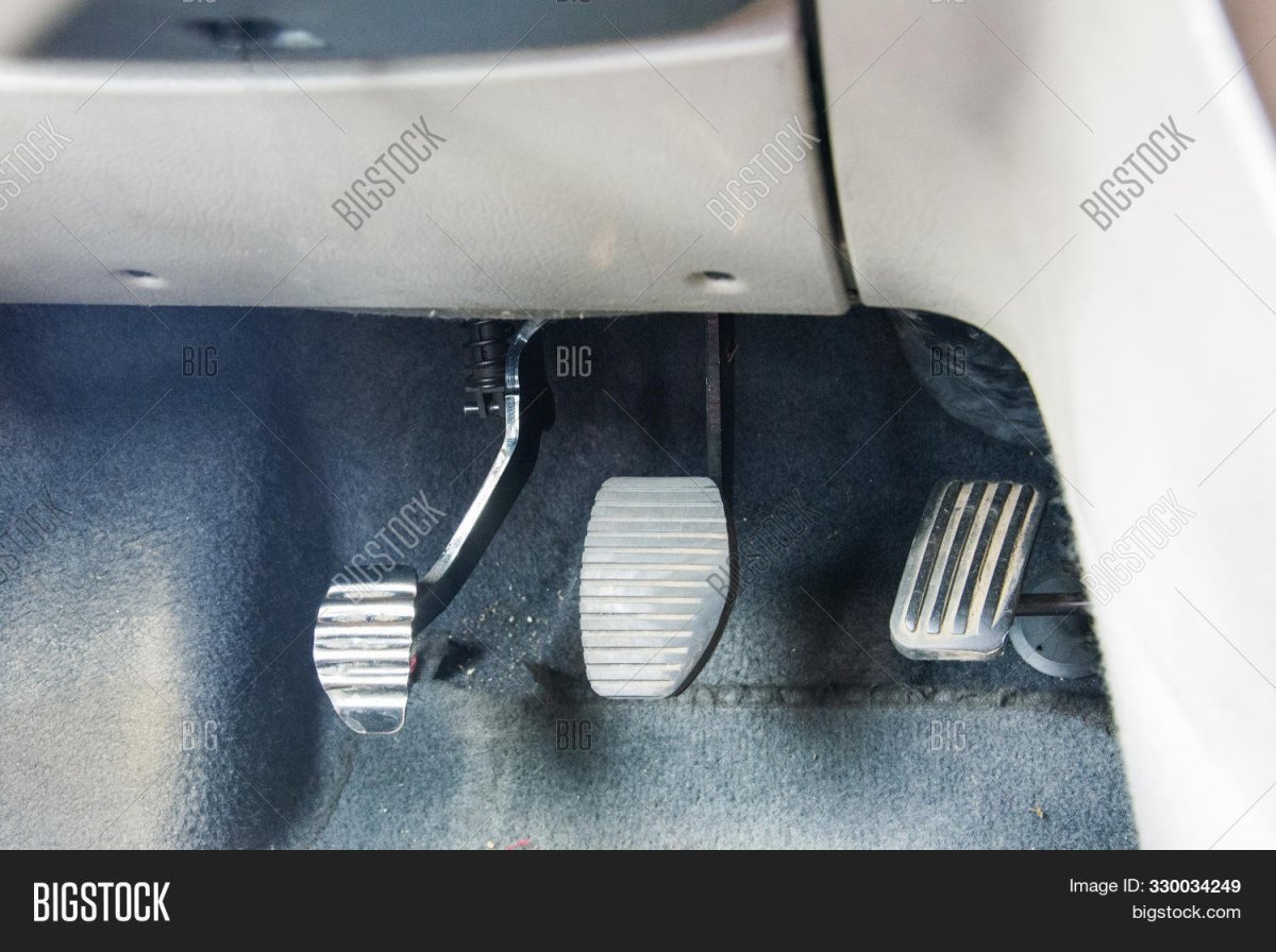 Педали на ручной КПП