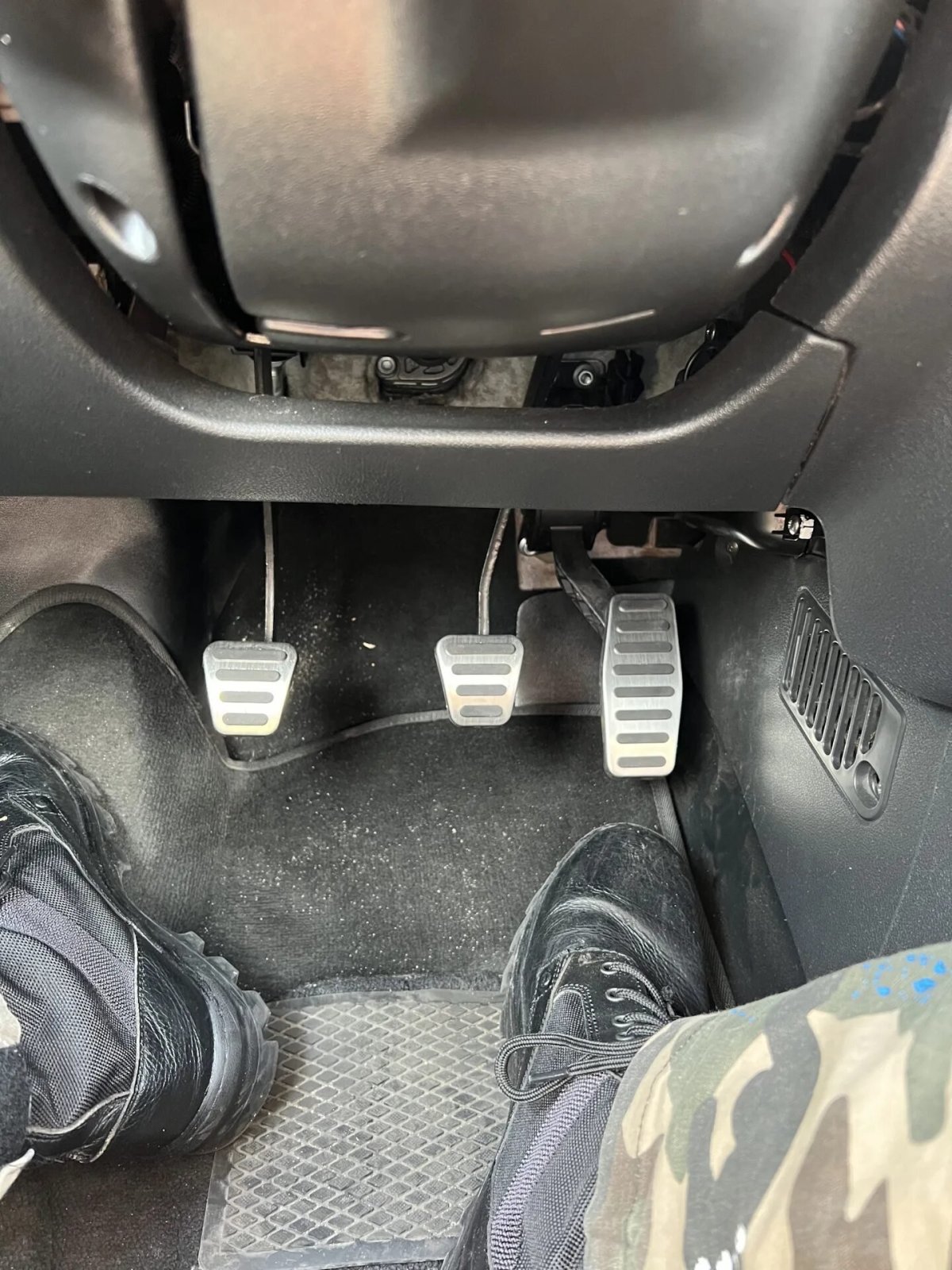 Педали Лада Веста