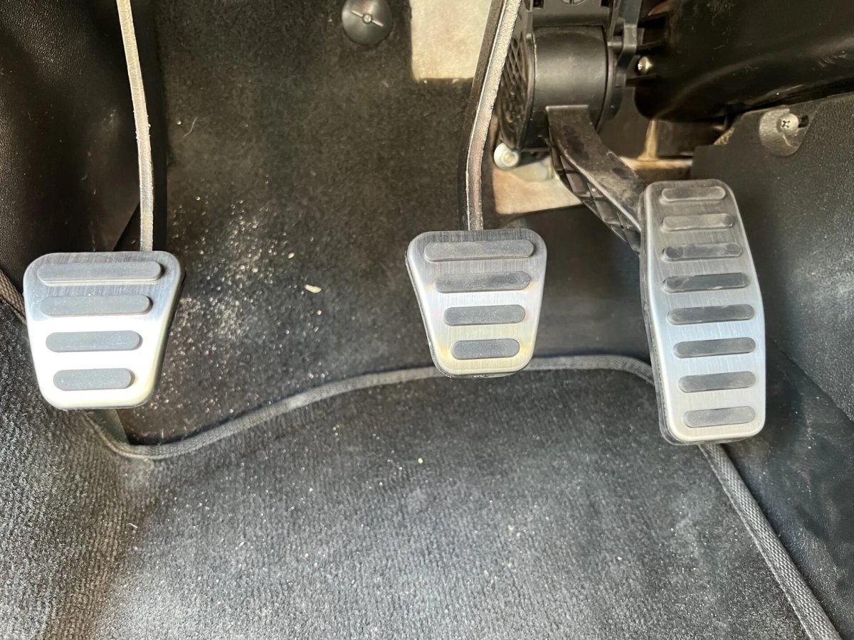 Лада Гранта педали